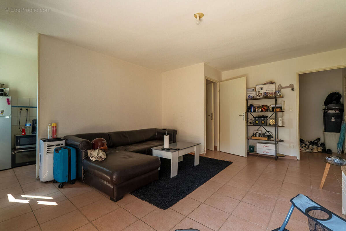 CARCASSONNE - PERIPHERIE Appartement T2 45m² avec terrasse et place de parking privative - photo 9