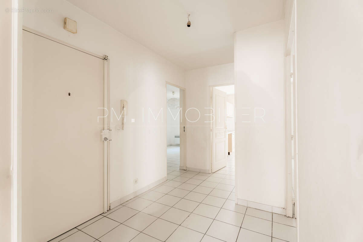 Appartement à MARSEILLE-5E