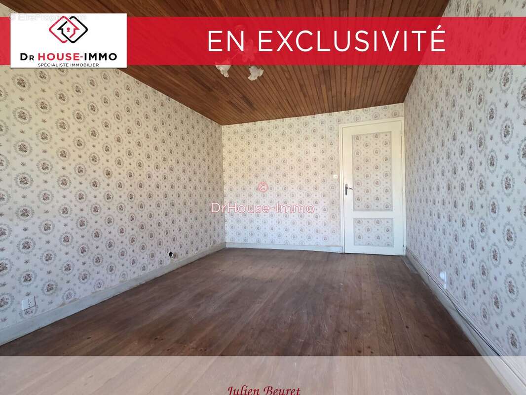 Maison à UZELLE