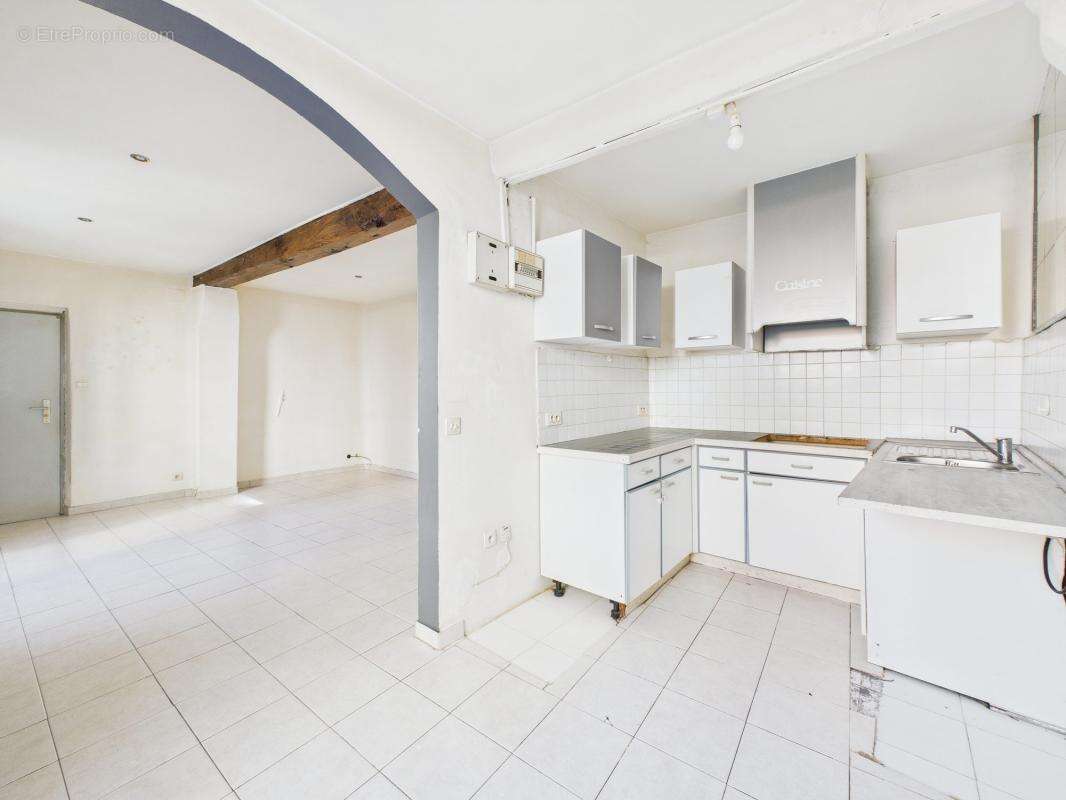 F3 a vendre 22 rue fesch - photo 6