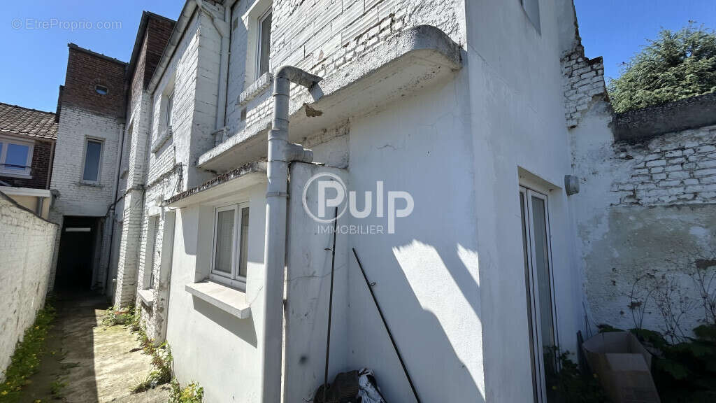Immeuble de rapport comprenant 1T4 et 1T2 + sur 500m² - photo 5