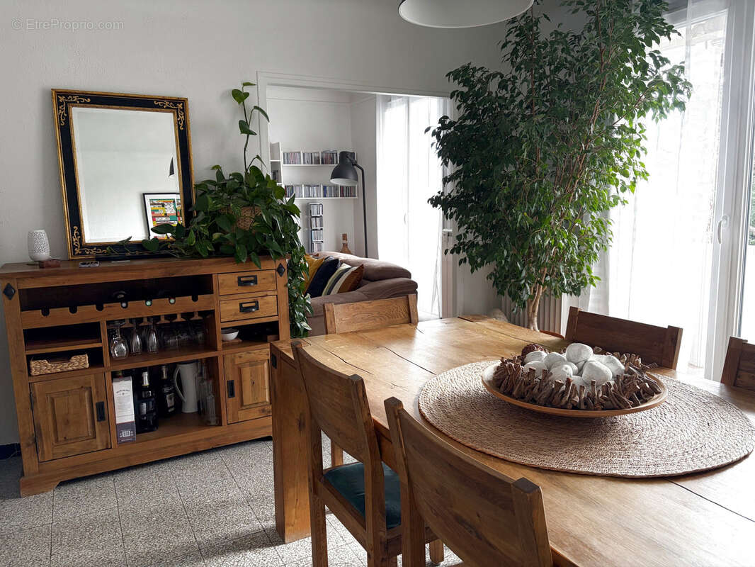 Appartement à CUERS