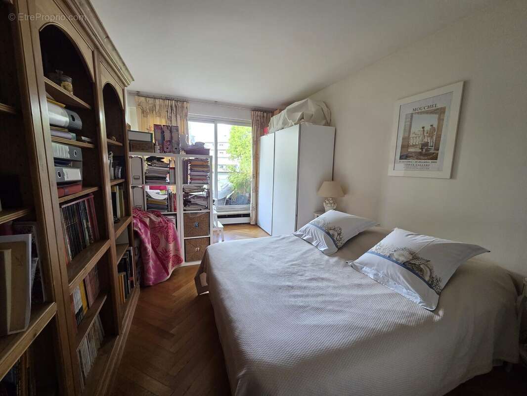 Appartement à NEUILLY-SUR-SEINE