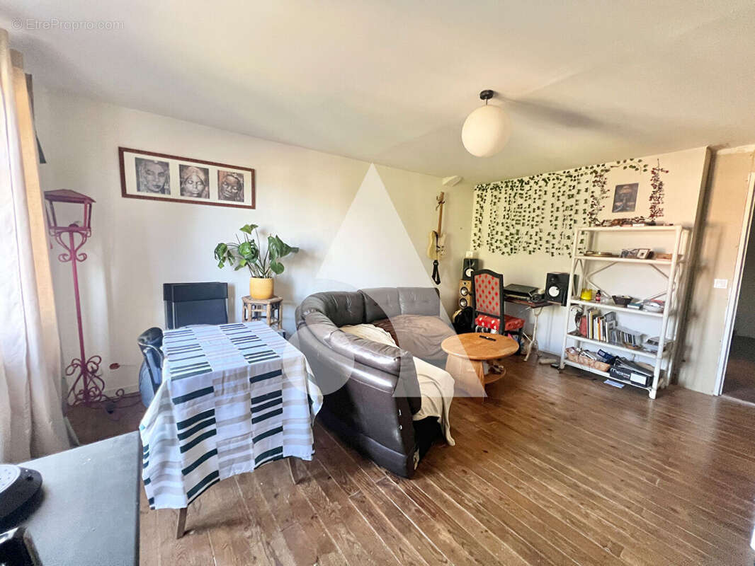 Maison à LA RIVIERE