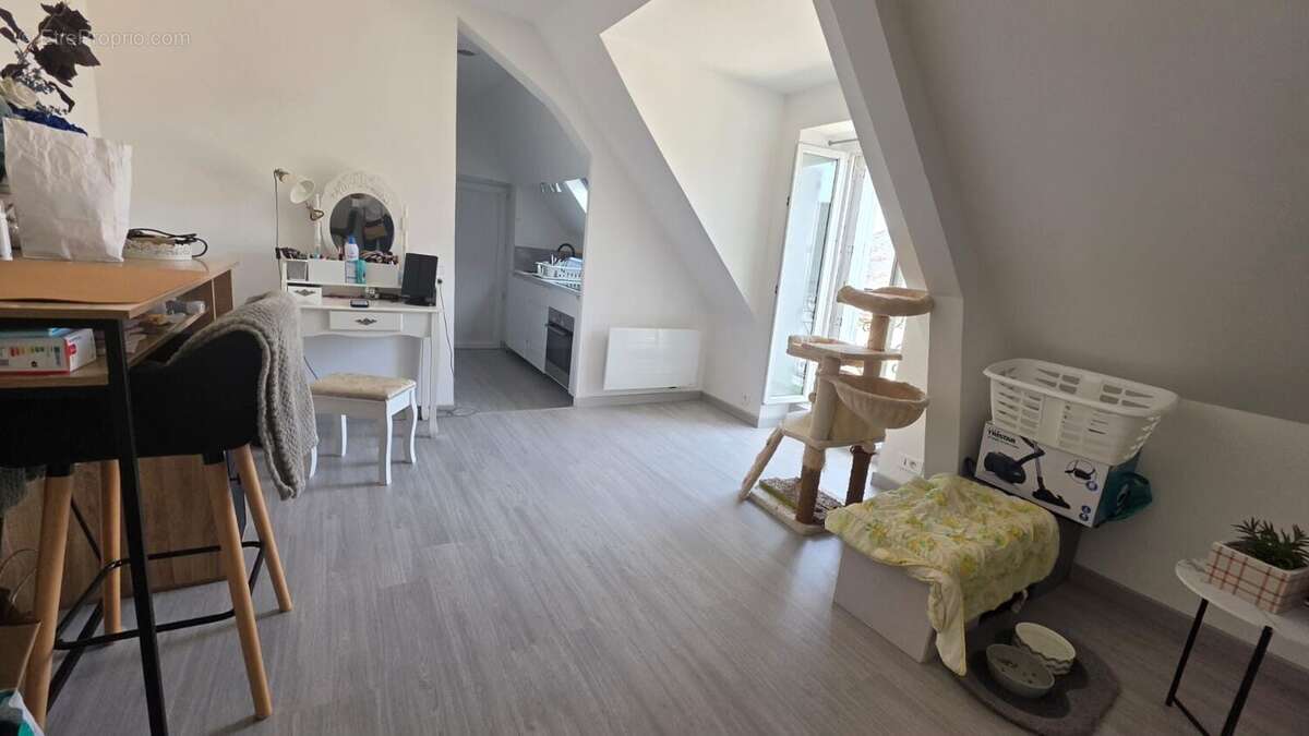 Appartement à SAINT-ETIENNE-DE-MONTLUC