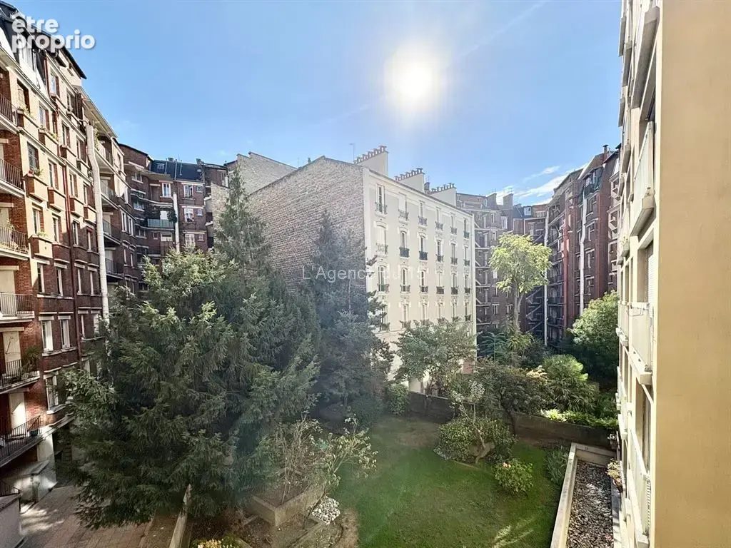 Metro commerce / appartement familial / immeuble recent de standing / 3 chambres / balcon / cave / - photo 6