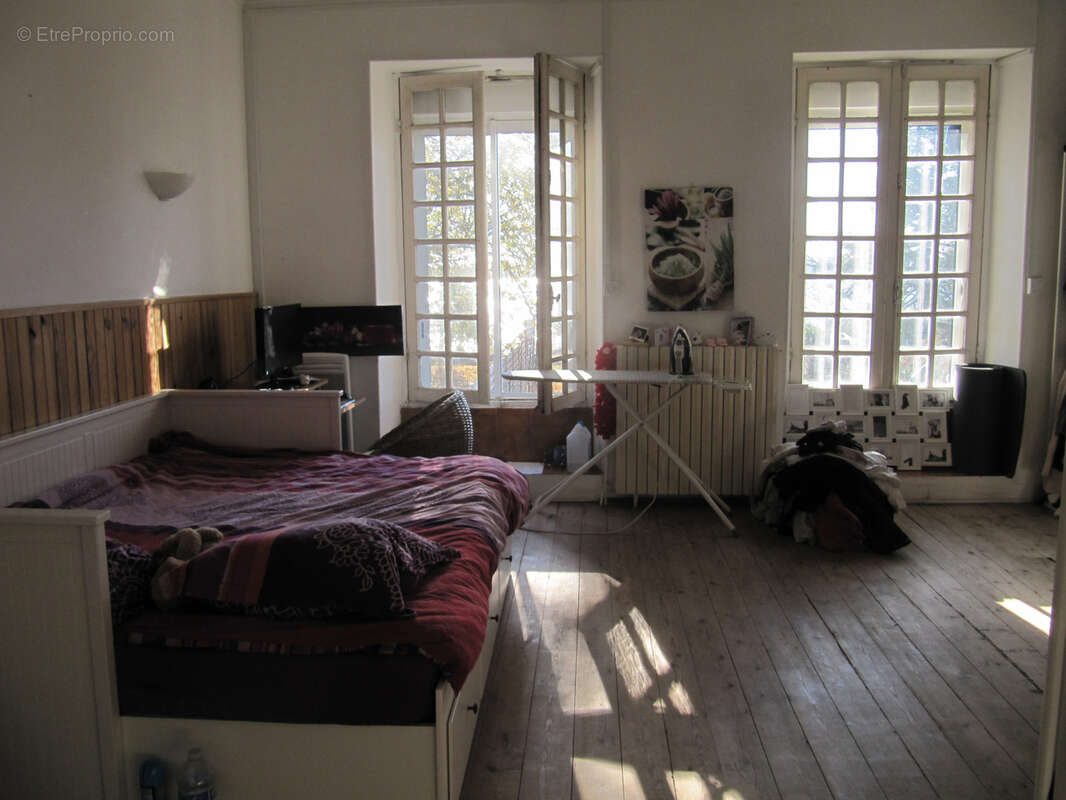 Appartement à PRIGNAC-ET-MARCAMPS