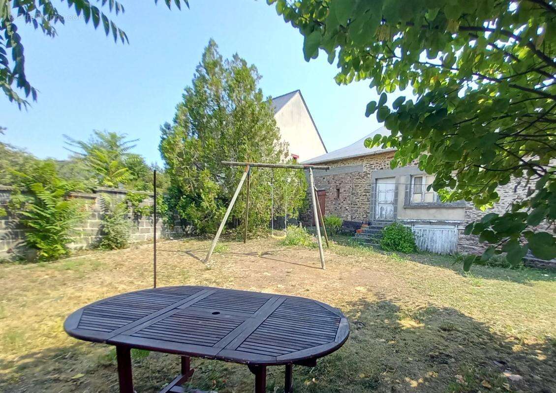Maison de village à MONTSURS (53) - 4 chambres - Dépendances - photo 23