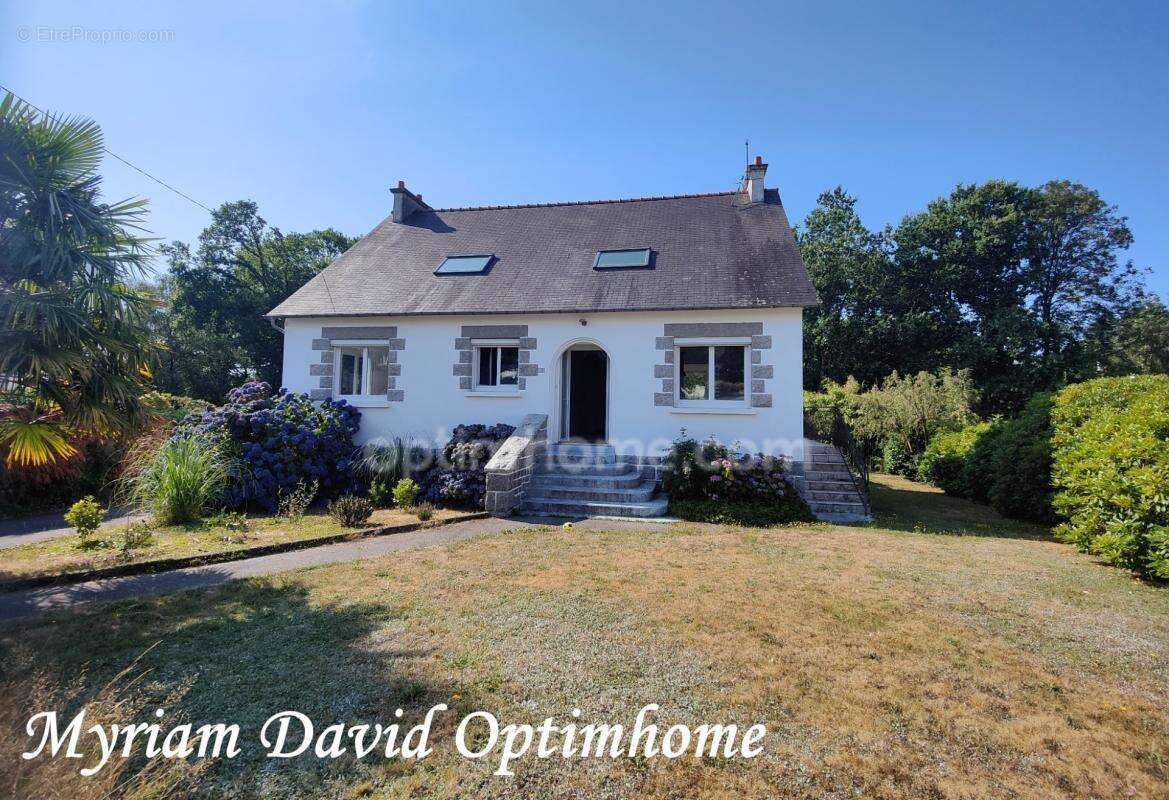 Maison familiale 171 m² – DPE C – 5 chambres – Terrain paysagé de 2 400 m² – Rostrenen - photo 25