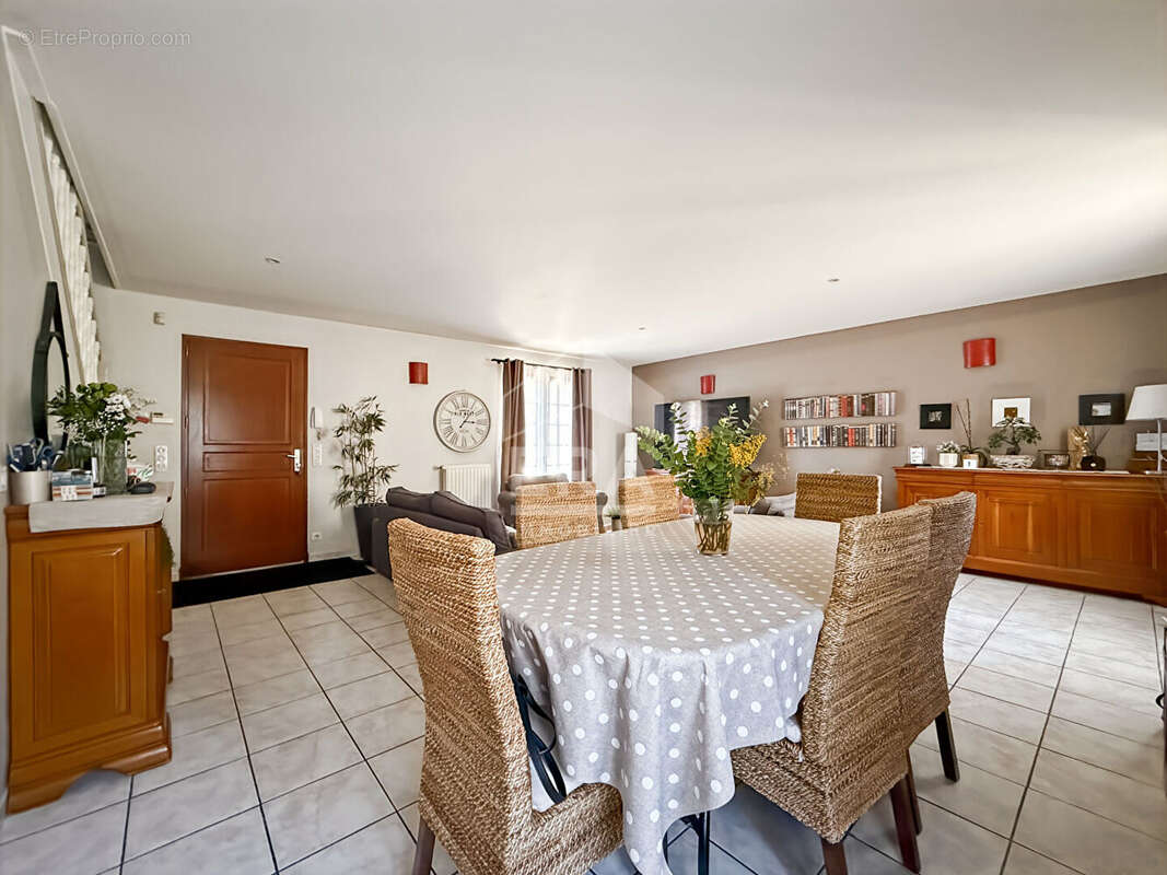 Maison à ETAMPES