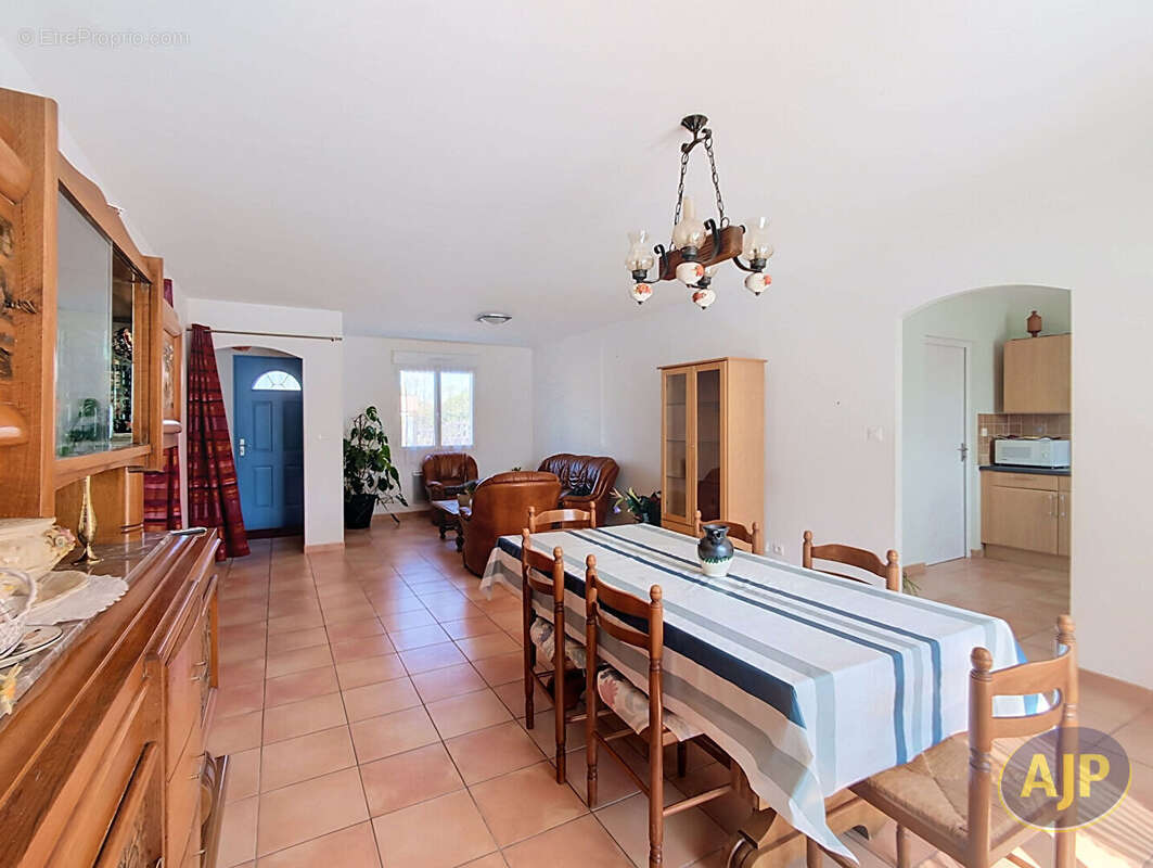 Plain-pied familial avec terrain de 955 m² ? Tout à pied & Impasse - photo 3