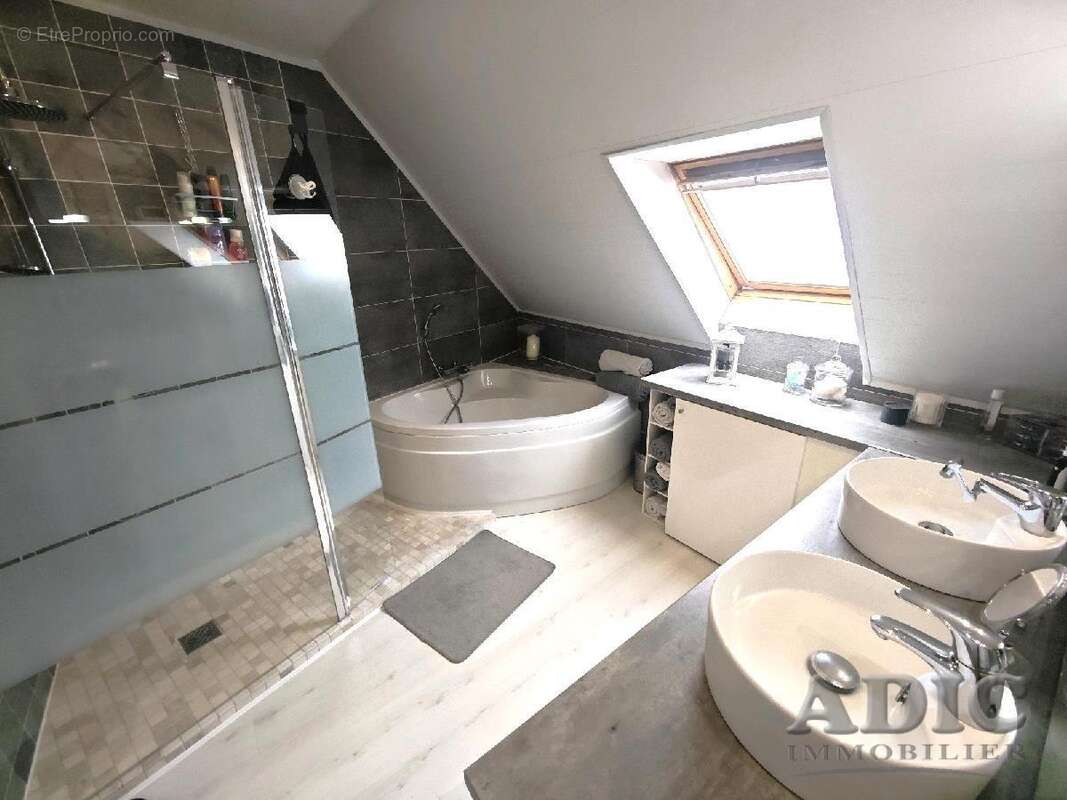 Maison à MOUSSY-LE-VIEUX