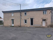 Appartement à SAINT-ANDRE-TREIZE-VOIES