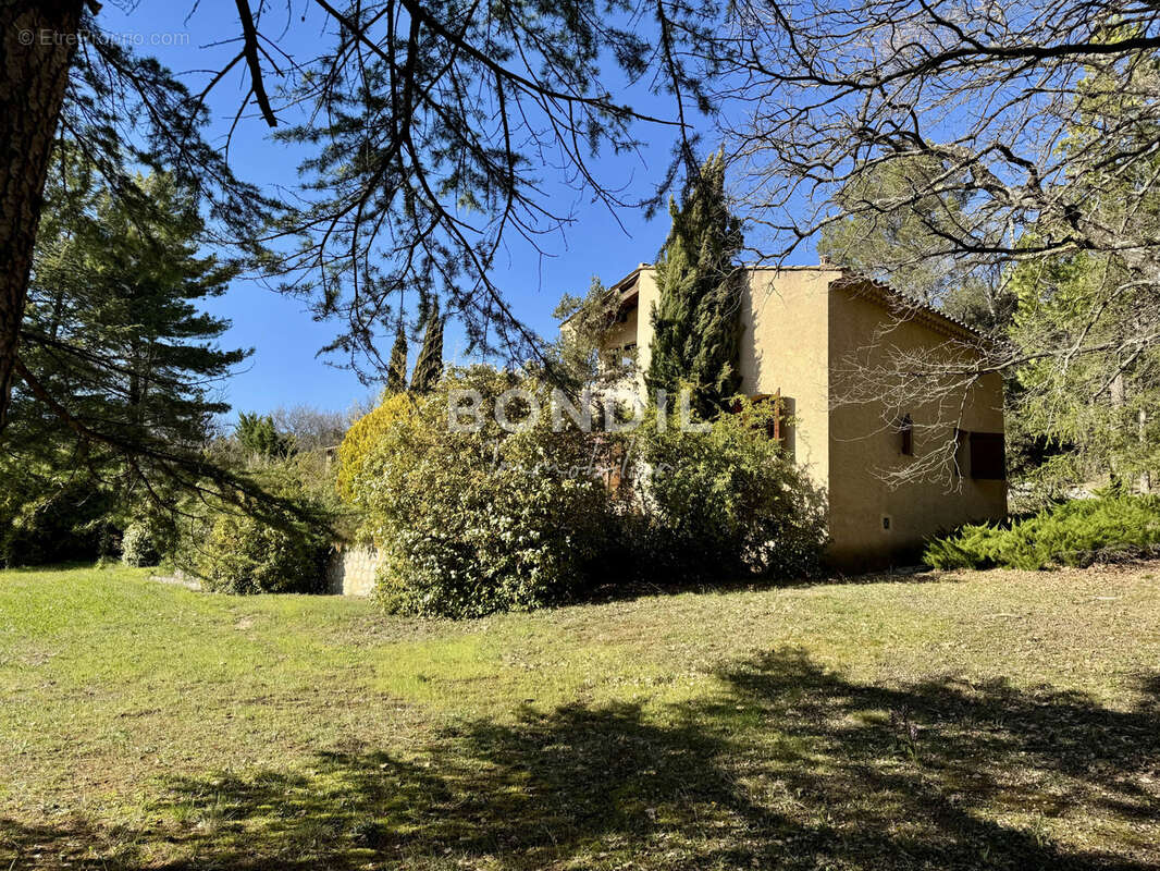 Maison à LA BASTIDE-DES-JOURDANS