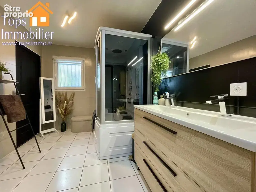 Maison plain-pied sans travaux, avec piscine, deux garages et terrain au calme - photo 14