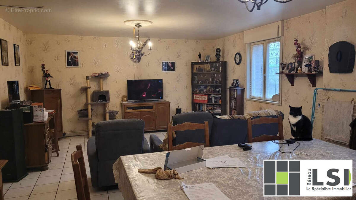 Maison à FERRIERE-LA-GRANDE