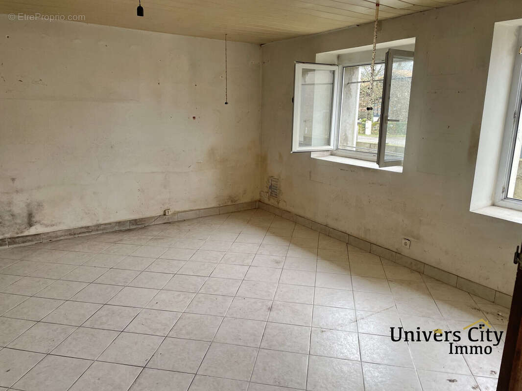 Maison à SAINT-COLOMBAN