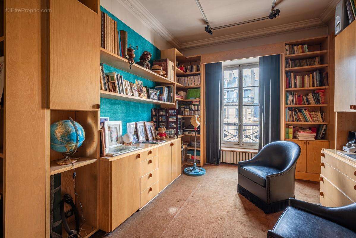 Appartement à PARIS-8E