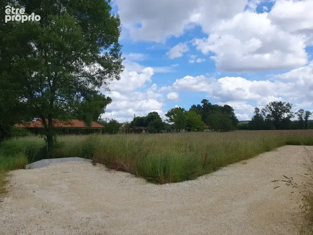 Photo Terrain à Saint-Medard-De-Guizieres au prix de 53 000€