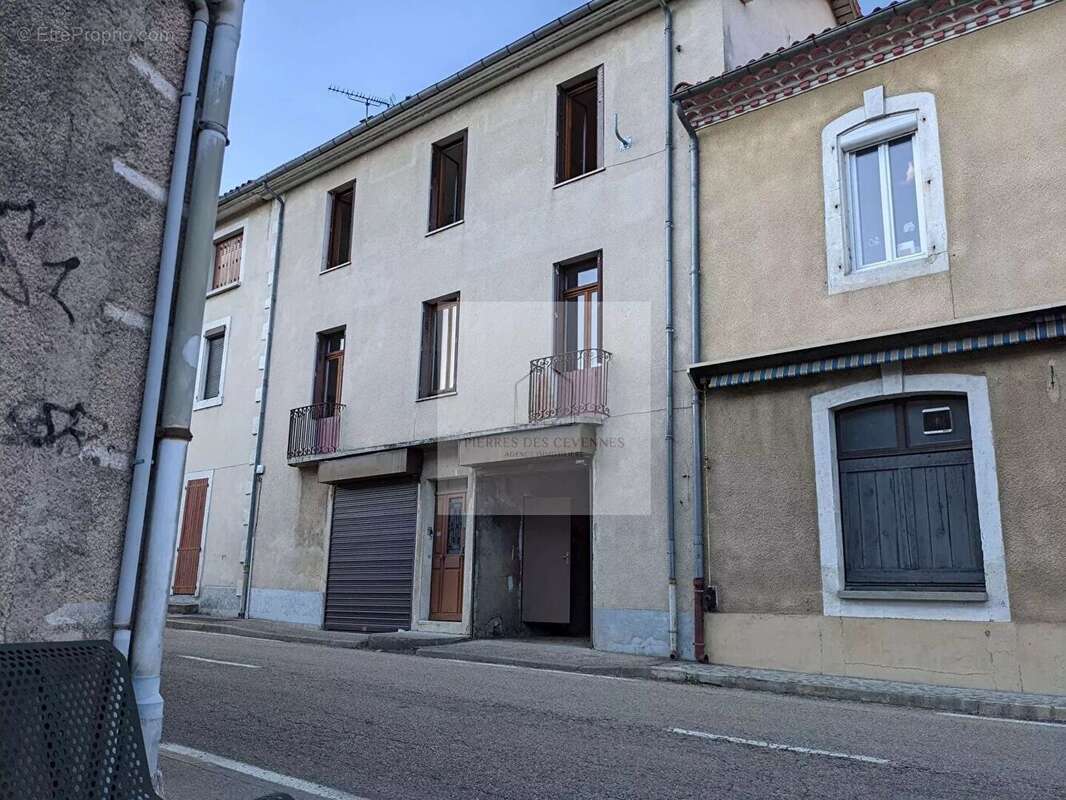 Appartement à LE COLLET-DE-DEZE