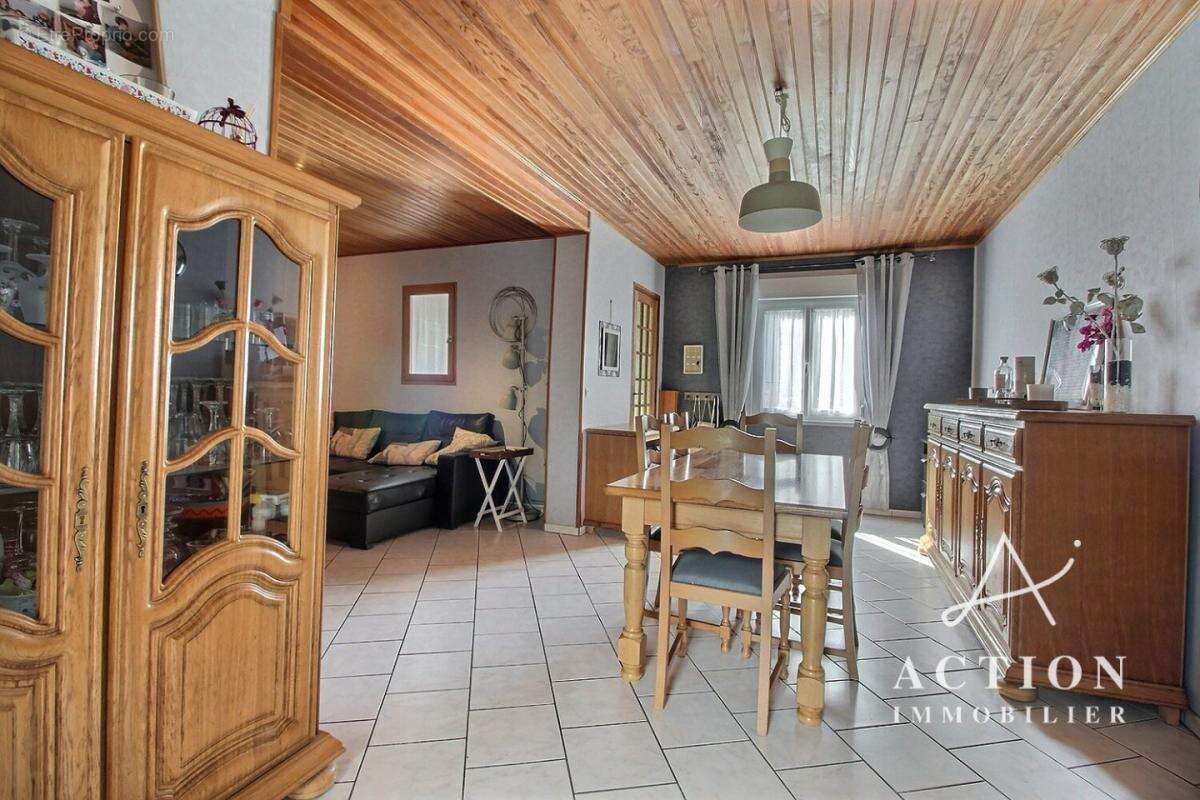 Wattrelos, large flamande, 3 chambres, jardin, dependances - photo 3