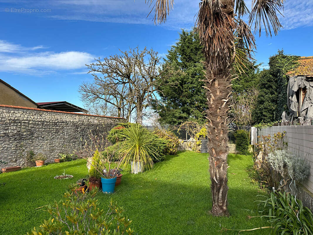 Maison à LOIRE-LES-MARAIS