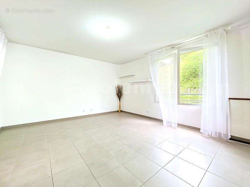 appartement_balcon_lumineux_parking_bonneville_geneve_garre_autoroute - Appartement à BONNEVILLE