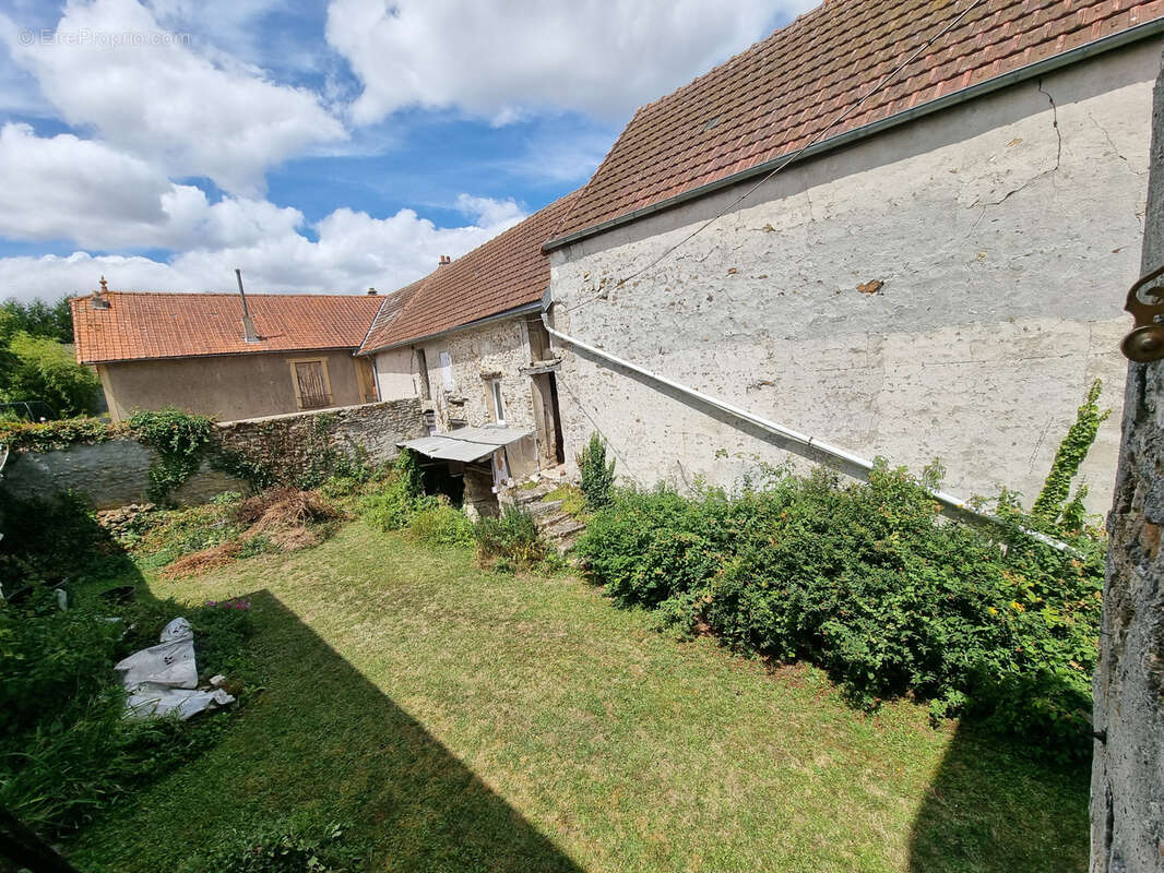 Maison à MEZIERES-SUR-SEINE