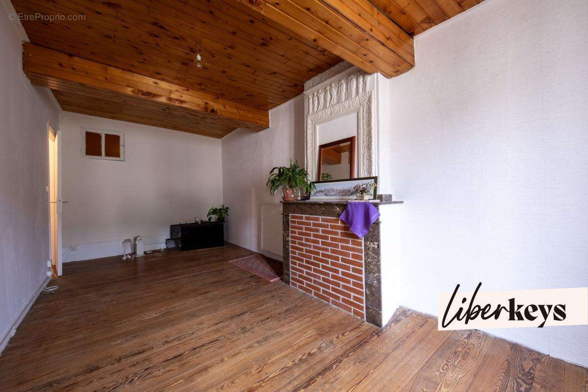 Maison à LABASTIDE-D&#039;ANJOU