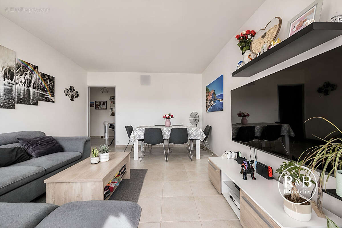 Appartement à LES CLAYES-SOUS-BOIS
