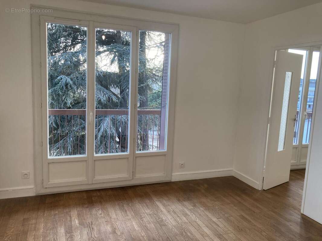 Photo 2 - Appartement à TASSIN-LA-DEMI-LUNE