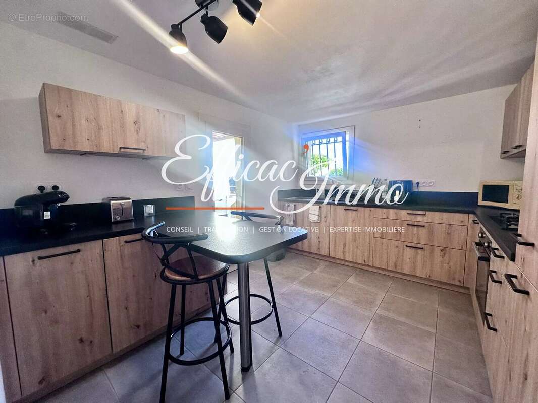 Villa 3 faces entièrement rénovée avec piscine - photo 2