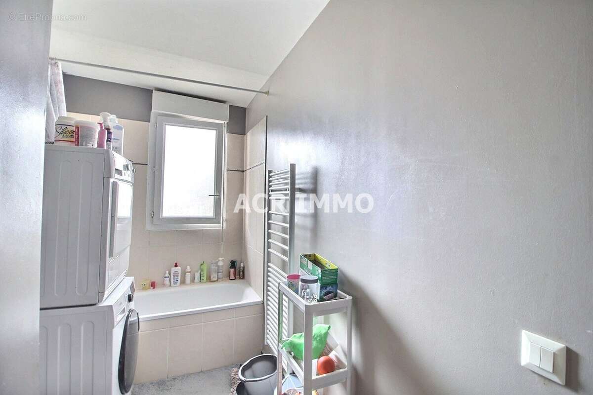 Appartement à CHANTELOUP-LES-VIGNES