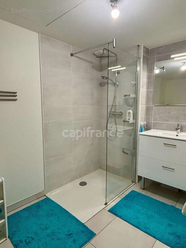 Appartement à vendre 4 pièces HYERES (83) - Plain pied - 2 parkings - 2 terrasses - photo 16