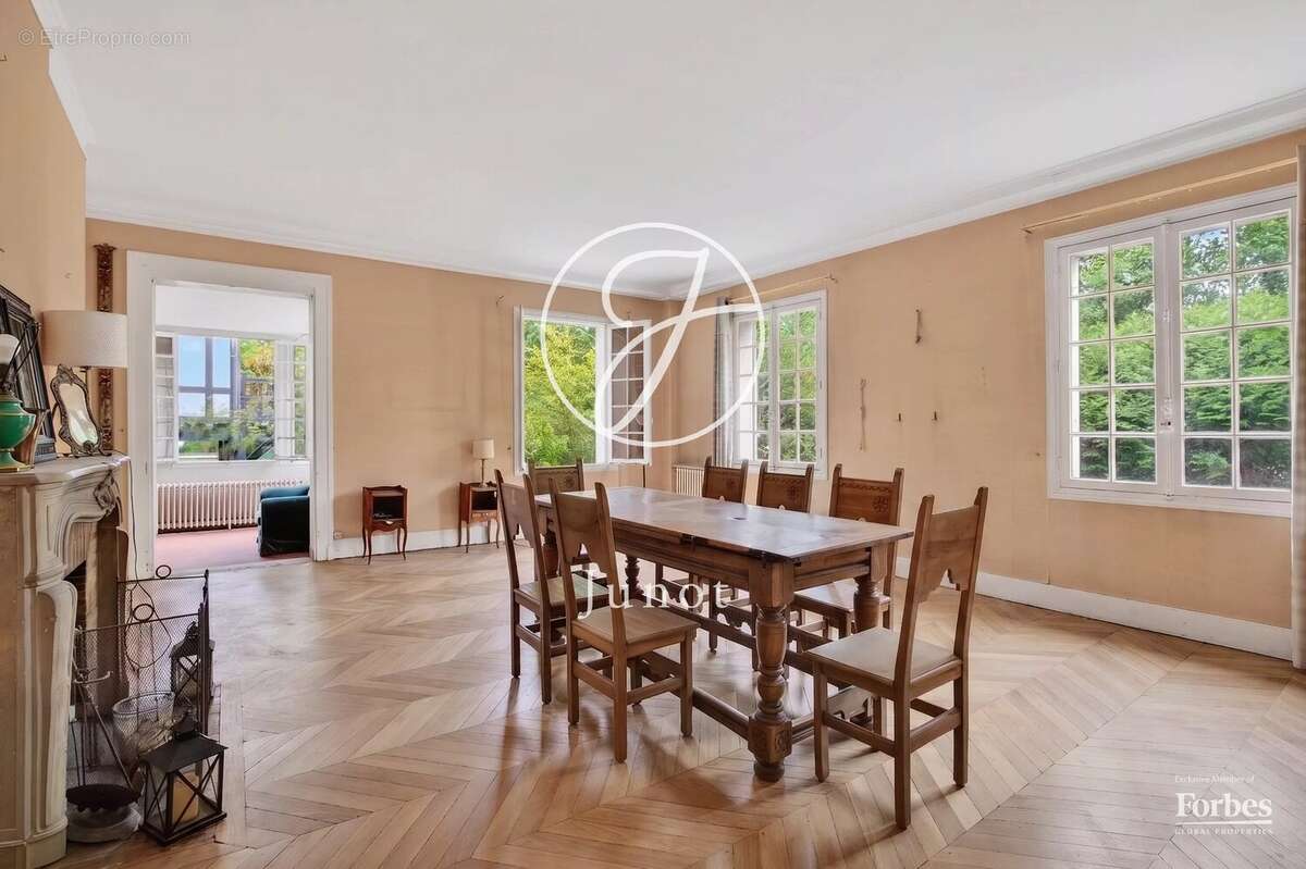 Appartement à GARCHES