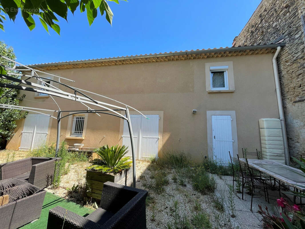 Maison à MORNAS
