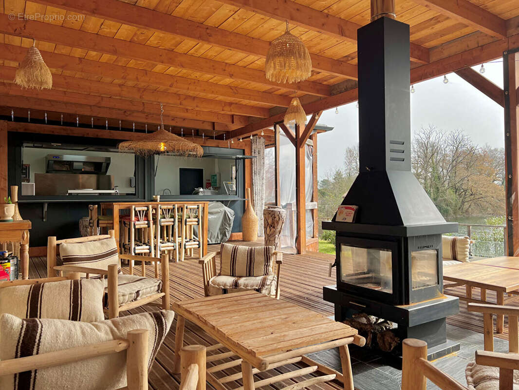 Maison à COUTRAS