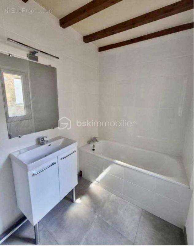 Exclusivité  Bordeaux   Quartier St Michel        T2   32m2         >  Rénové , Prêt à vivre          165000€        Bordeaux 33 - photo 5