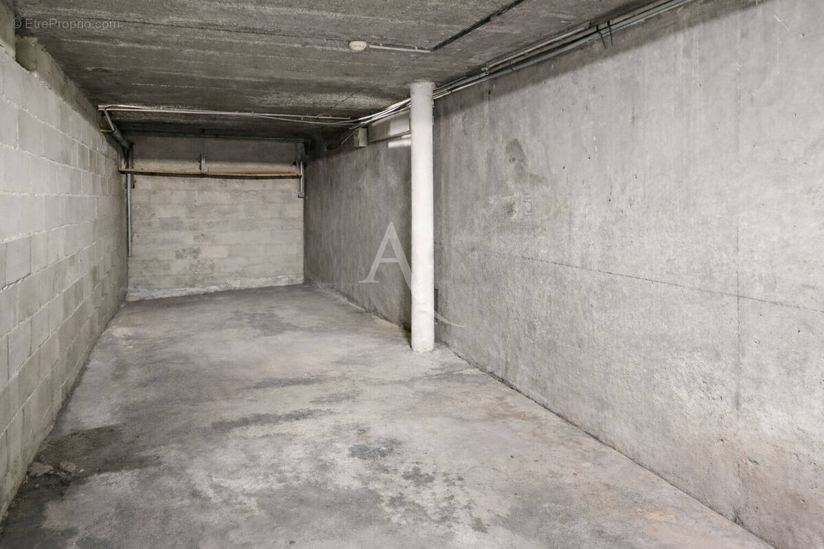 Parking à IVRY-SUR-SEINE
