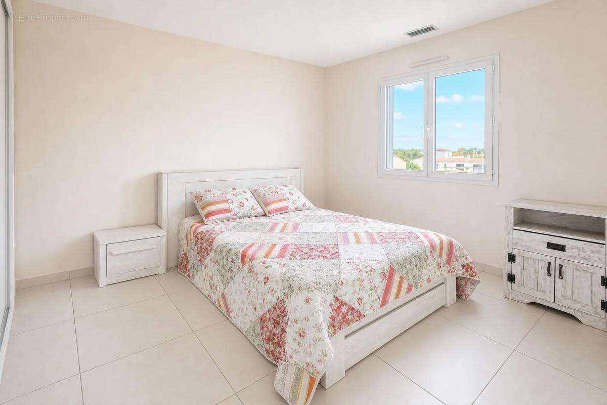 Grande Maison Louée 7 Pièces à Villelongue - photo 11