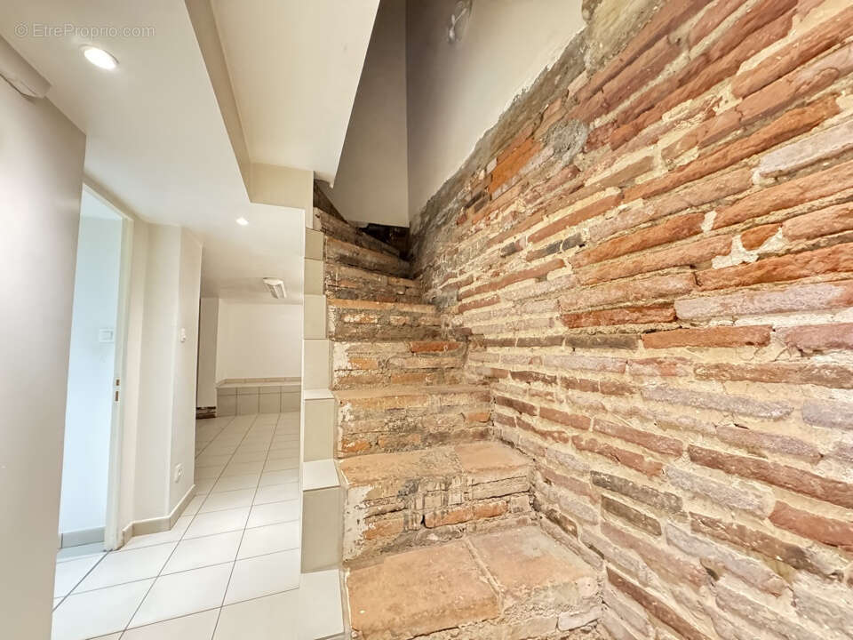 Villa t3 en duplex 85 m2 avec jardin + studio en souplex de 49 m2 (134 m2 de surface utile) - photo 11