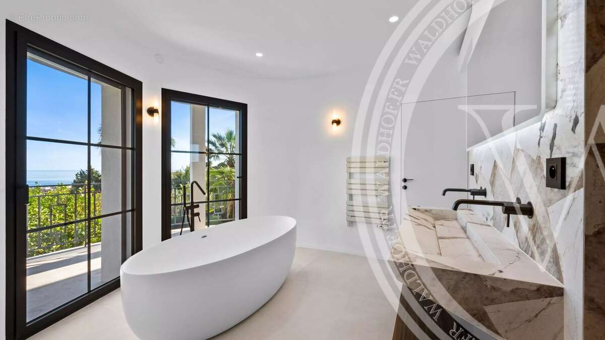 Elégante villa rénovée avec piscine - Roquebrune-Cap-Martin - photo 11