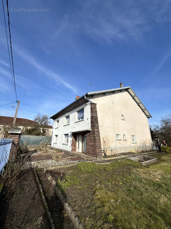 Maison à ROUVRES-EN-XAINTOIS