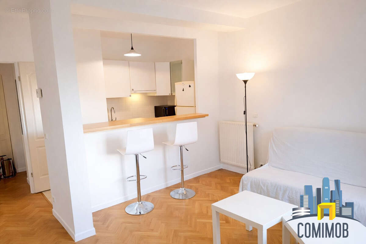 Appartement à COURBEVOIE