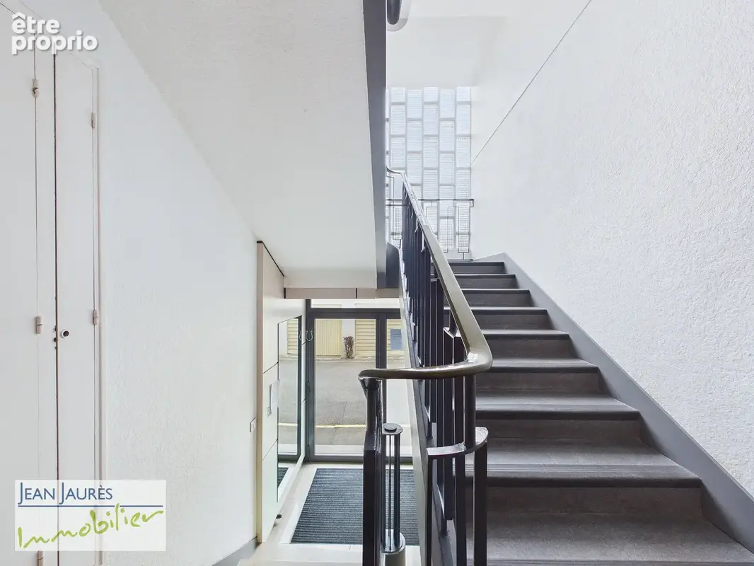 Superbe appartement de standing de 132m2, balcon, garage et cave. - photo 15