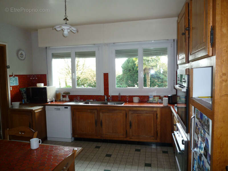 MONTDAUPHIN (77) à vendre ensemble immobilier composé de deux maisons, de 2 bâtiments industriels sur un terrain de  de 2 hectar - photo 8