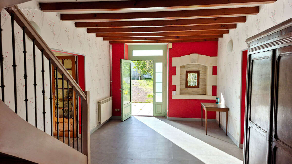 Maison à JARNAC-CHAMPAGNE