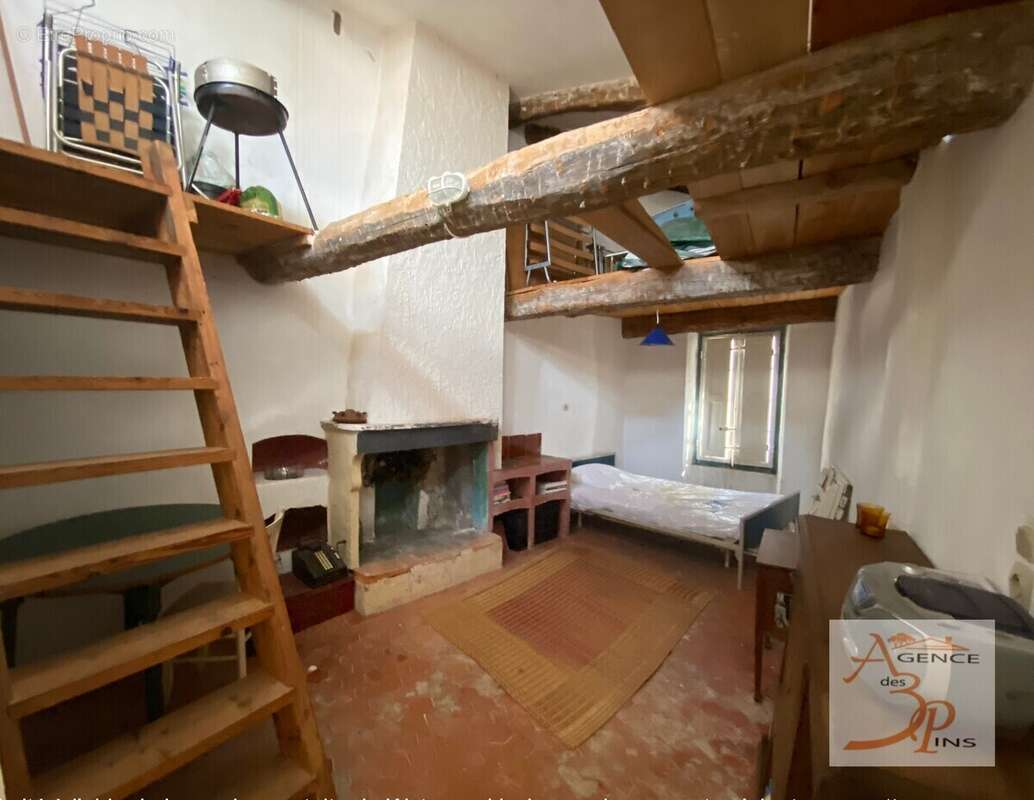 Maison à COLLOBRIERES