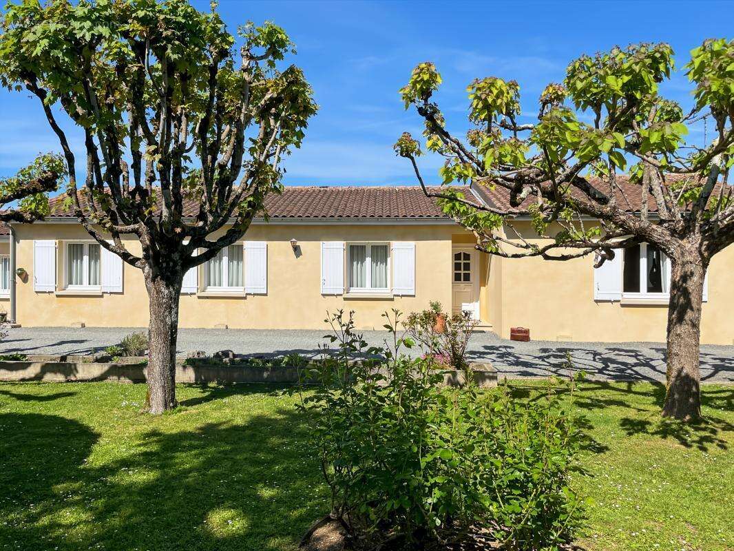 Maison à LOUZIGNAC