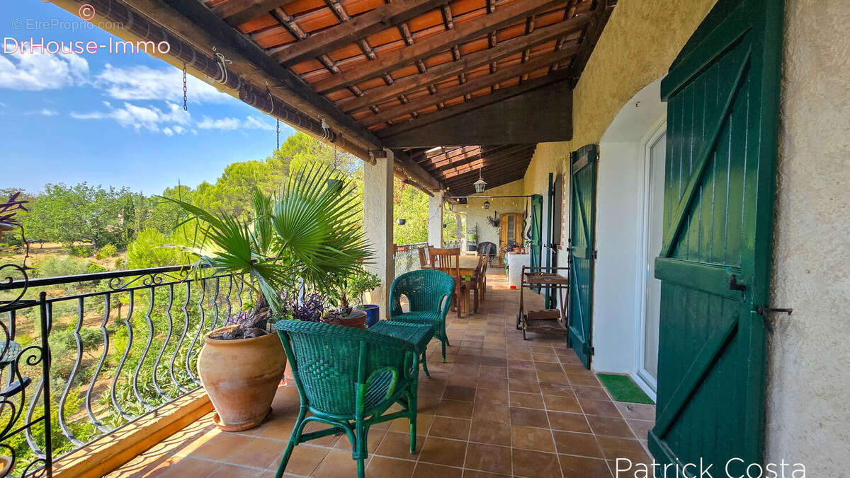 Maison 256 m² à Draguignan  - photo 2